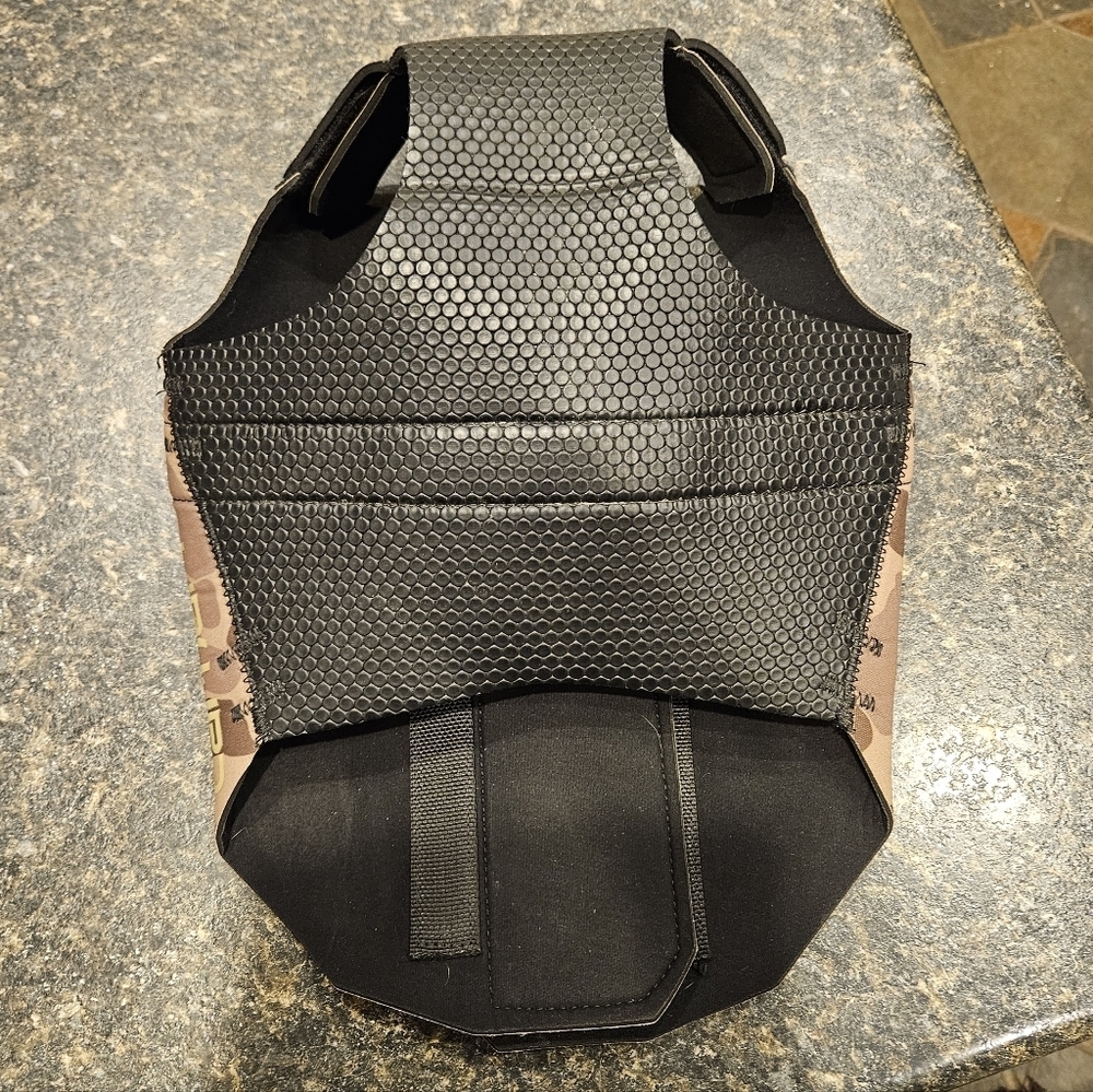 Carhartt Neoprene Dog Vest Medium Camo Durable Outdoor Jacket​​ - Picture 2 of 7